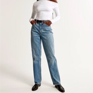 Abercrombie & Fitch The ‘90s Straight Ultra High Rise Jean Medium Wash